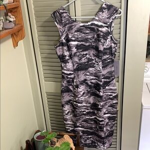 Jennifer Lopez Black and White Patterned Dress